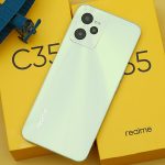 Smartphone for students and daily use with lightweight design and clear display