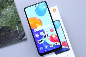 Fast performance smartphone with a modern design, suitable for daily use such as browsing, watching videos, and running apps smoothly.