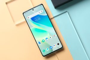 Smartphone for multitasking daily use with smooth performance and no lag